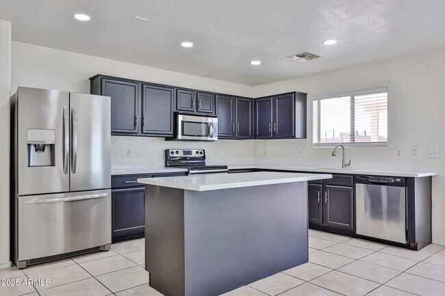 Building Photo - 25771 W Satellite Ln