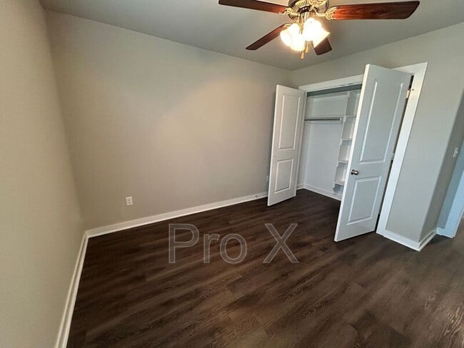 Building Photo - 419 N Mojave St