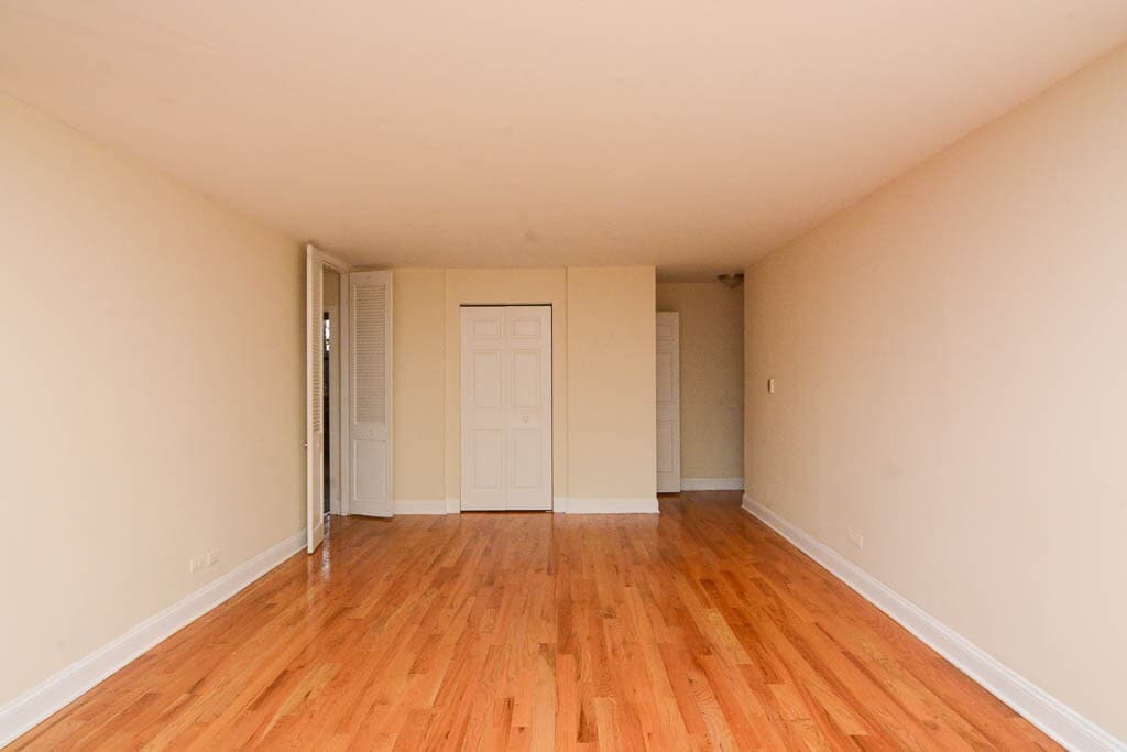Building Photo - 1329 N Dearborn St