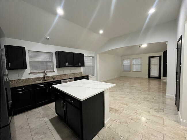 Building Photo - 6304 Spring Ranch Dr