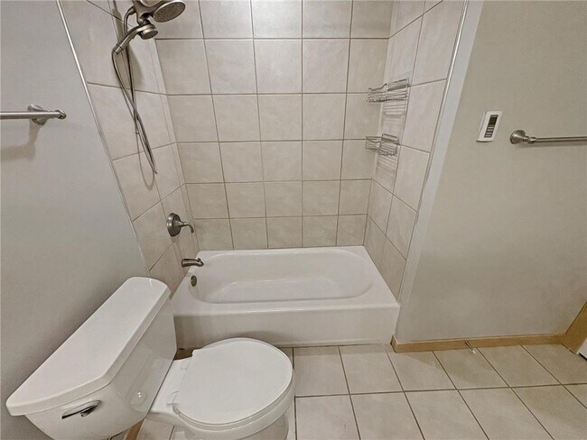 Building Photo - 310 Ford Rd