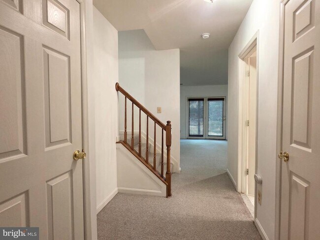 Building Photo - 937 Walnut Wood Rd