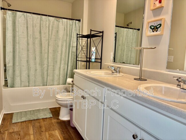 Building Photo - 194 Spencer Cir