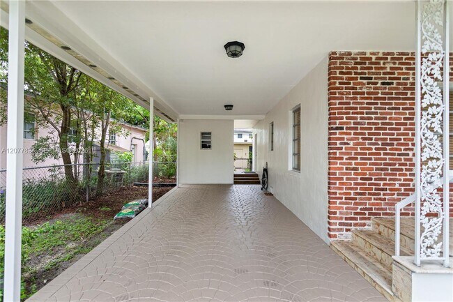 Building Photo - 72 Palmetto Dr