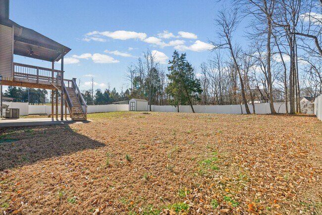 Building Photo - Spacious 4 bedroom 3 full bath home for rent!