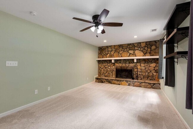 Building Photo - 1741 Branch View Dr