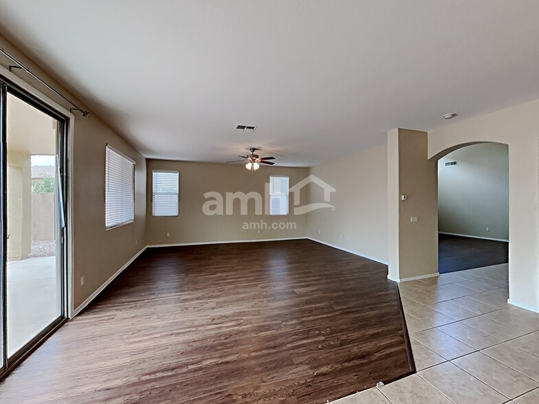 Building Photo - 17015 W Ipswitch Way