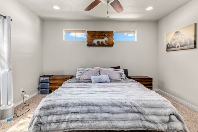 Building Photo - Beautiful & centrally located Whitefish Home
