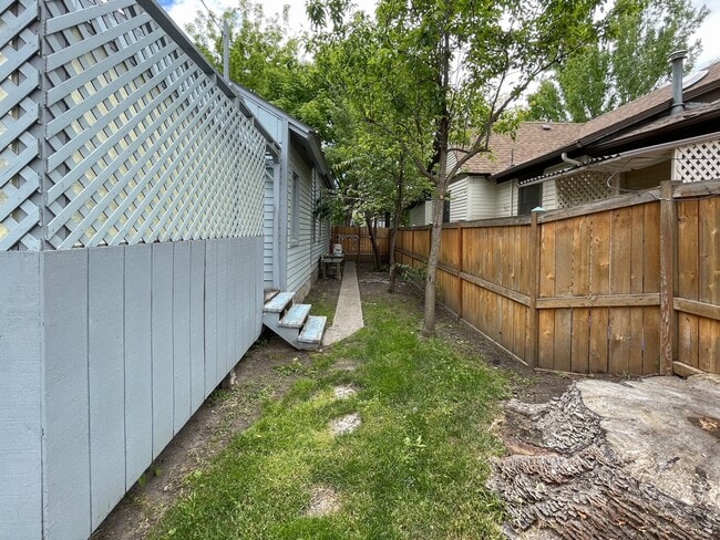 Building Photo - 1116 W Ofarrell St