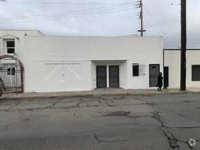 Building Photo - 11070 San Leandro St