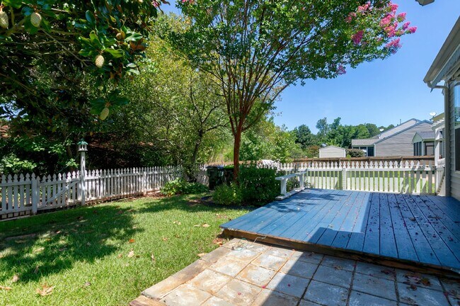 Building Photo - 412 Cline Falls Dr