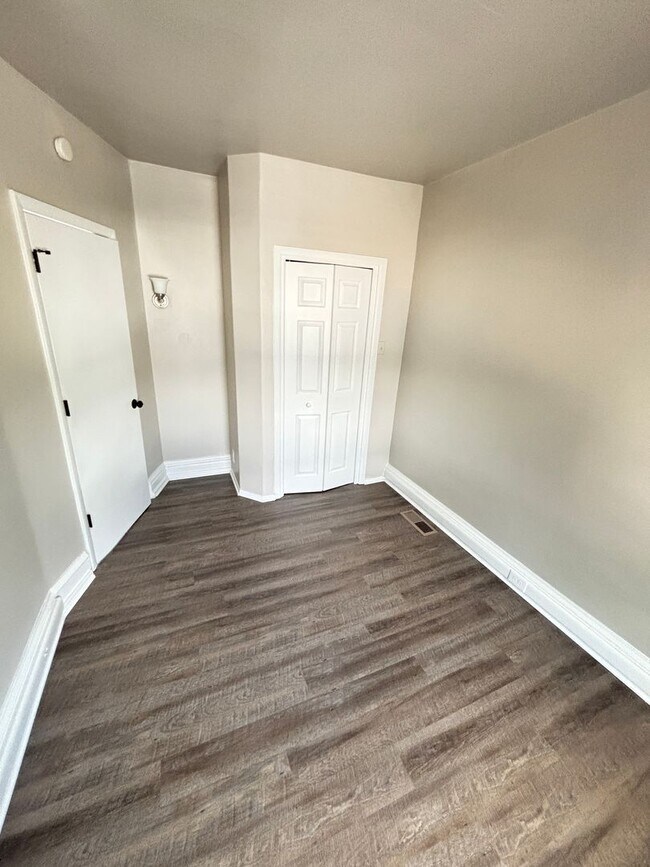 Building Photo - 2 BR Home Available in Catasauqua, PA