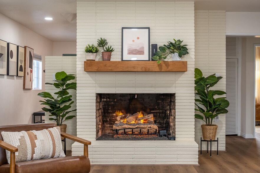 Gas log set Ready to fire up with a simple switch without need to deal with buying or chopping wood - 4746 W 159th St