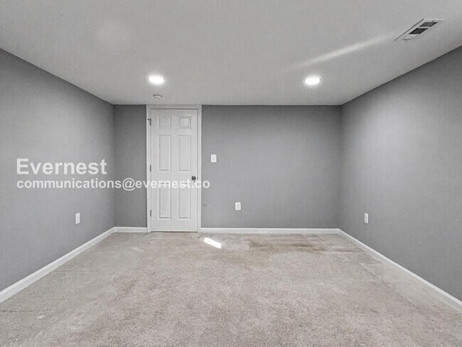 Building Photo - 8010 Carmel Dr