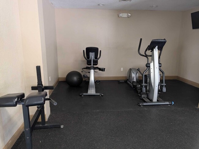 Building Photo - 1800 Sans Souci Blvd