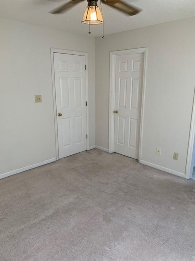 Building Photo - 2 BED 2 BATH CONDO ON BOTTOM FLOOR AT MYRT...