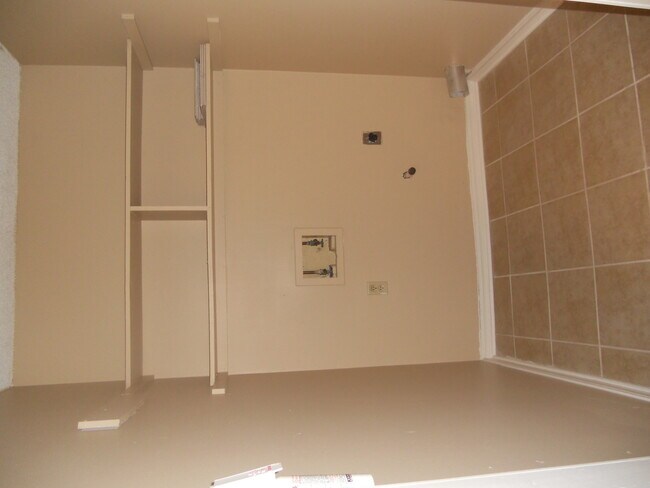 Building Photo - 115 Chiliwood Ln