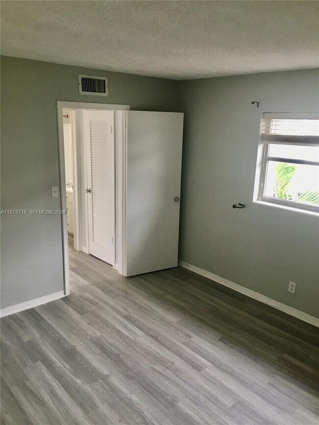 Building Photo - 1710 Madison St