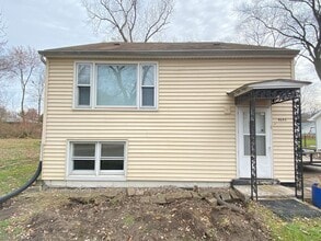 Building Photo - 4 Bed 1.5 Bath Home In Gary