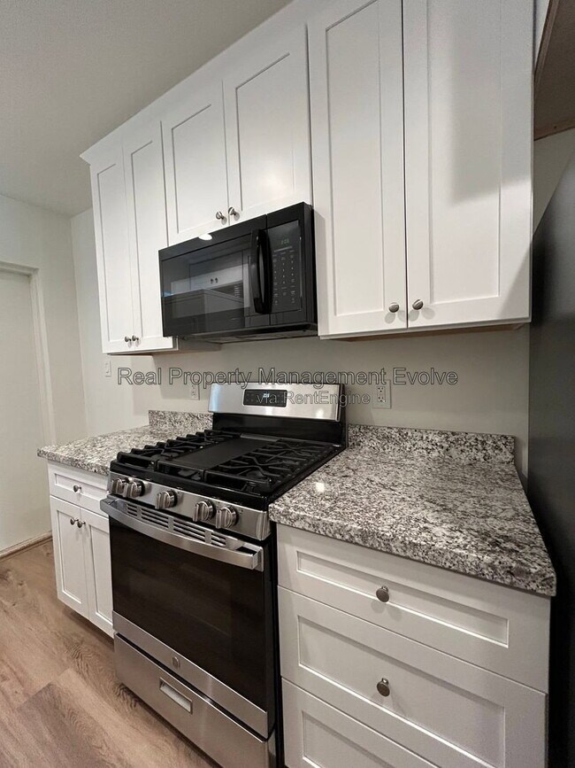 Building Photo - 338 W Highland Ave
