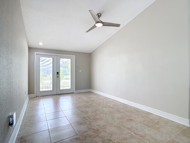 Building Photo - 3255 Jamestown St