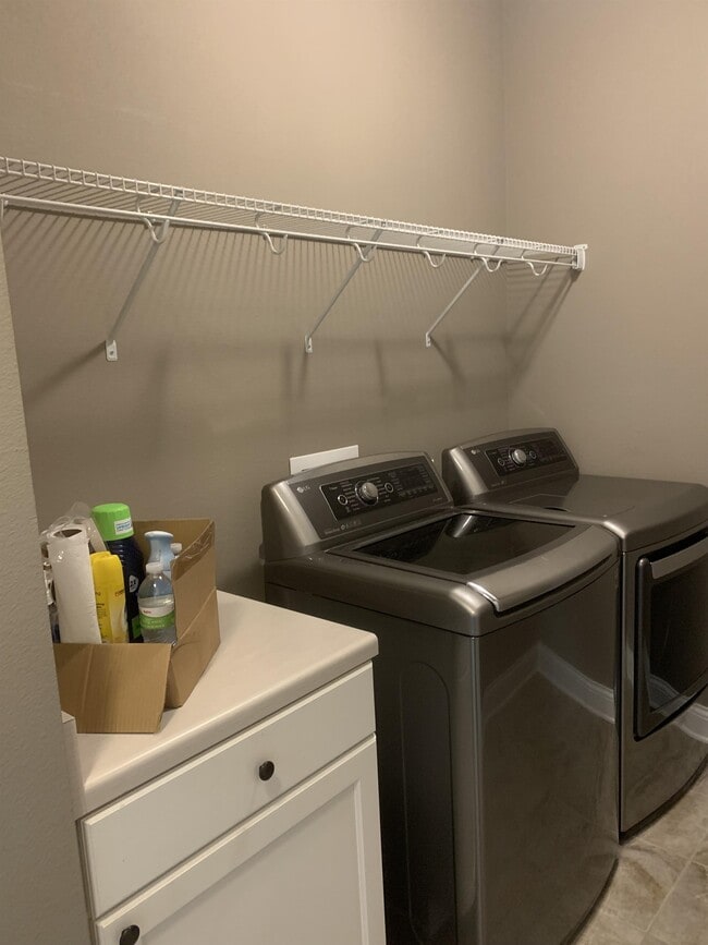 Building Photo - 16008 Springbrook Trl