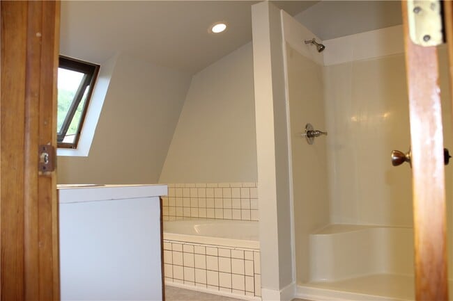 Building Photo - 480 Lansingville Rd