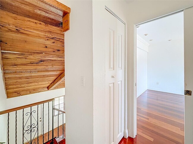 Building Photo - 2133 N 14th Ave