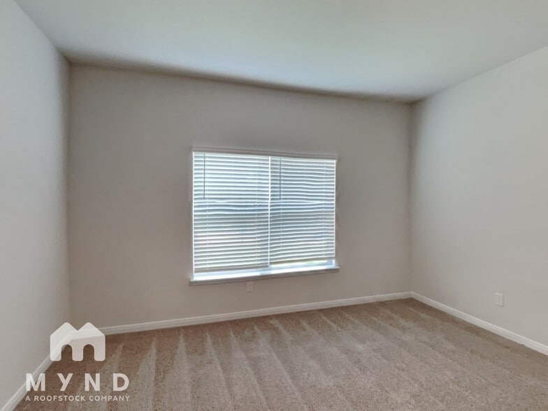 Building Photo - 1117 Clark Dr