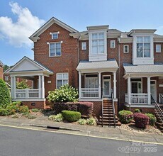 Building Photo - 4939 S Hill View Dr