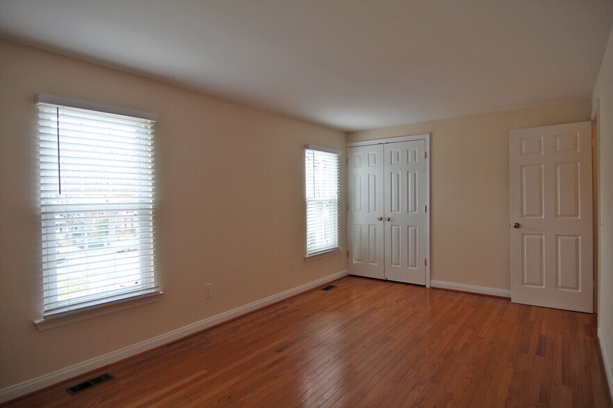 Building Photo - 6148 Martins Landing Ct