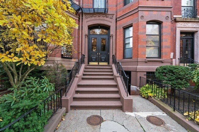 Building Photo - 320 Commonwealth Ave