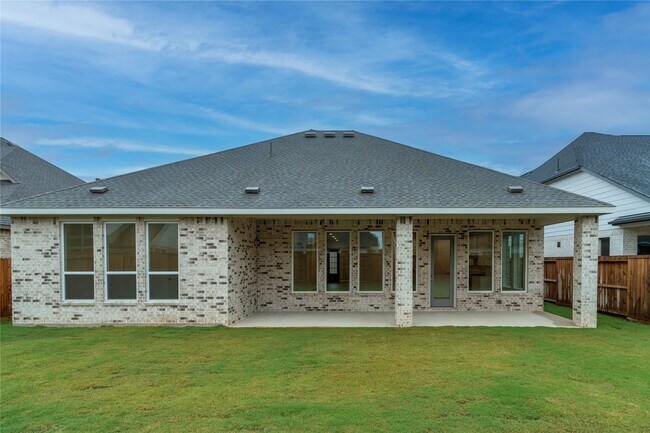 Building Photo - 31026 Sun Vly Dr