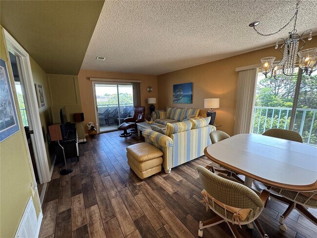 Building Photo - 5567 Sea Forest Dr