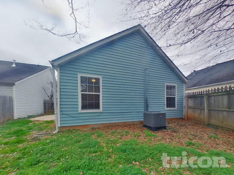 Building Photo - 1831 Commonwealth Dr