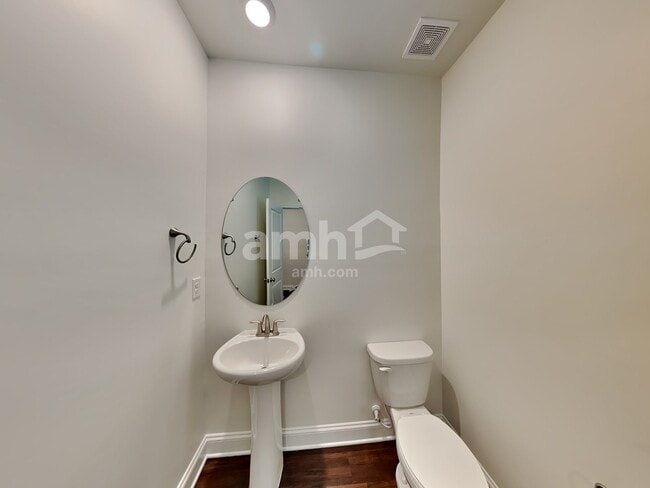 Building Photo - 549 Rivermist Dr