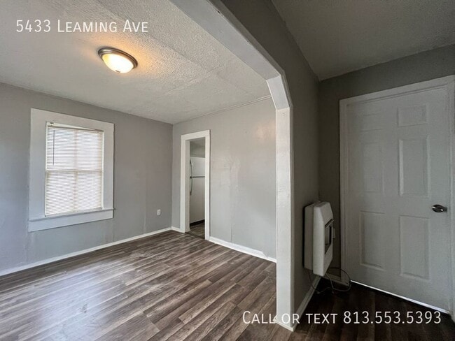 Building Photo - 5433 Leaming Ave