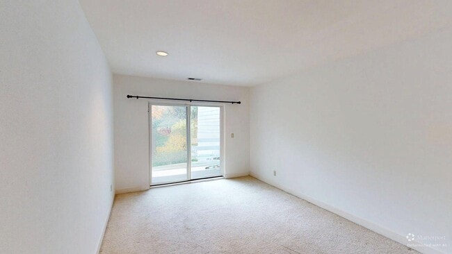 Building Photo - 161 4th Ave