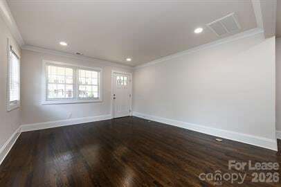 Building Photo - 1704 Club Rd