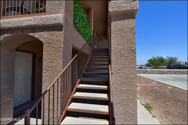 Building Photo - 3404 Blue Earth Ln