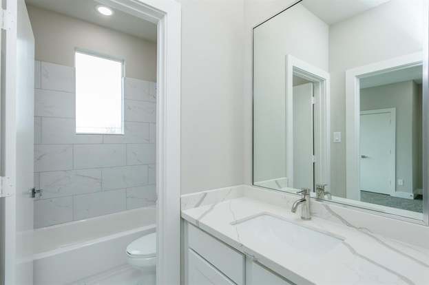 Building Photo - 4536 Sunflower St