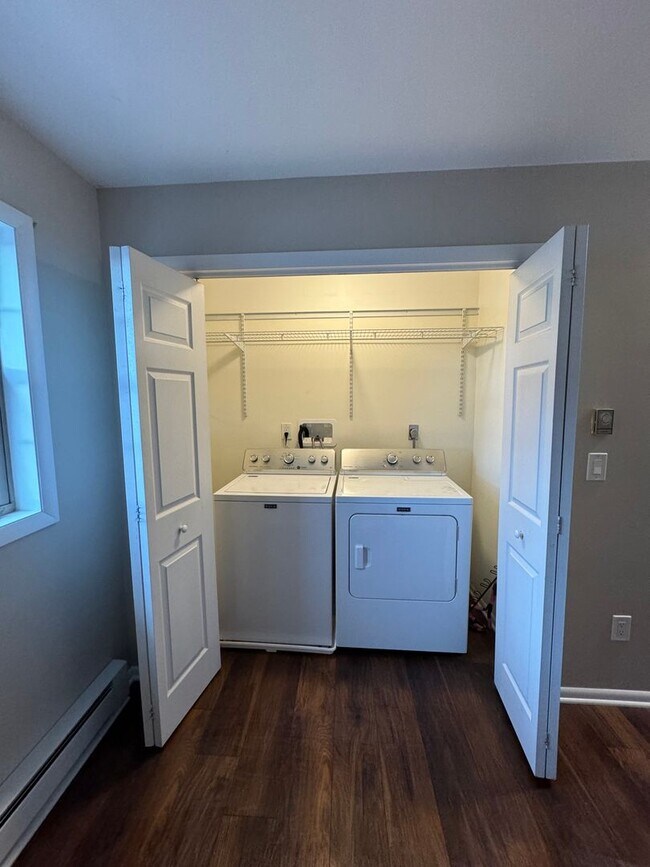 Building Photo - 400 Front St