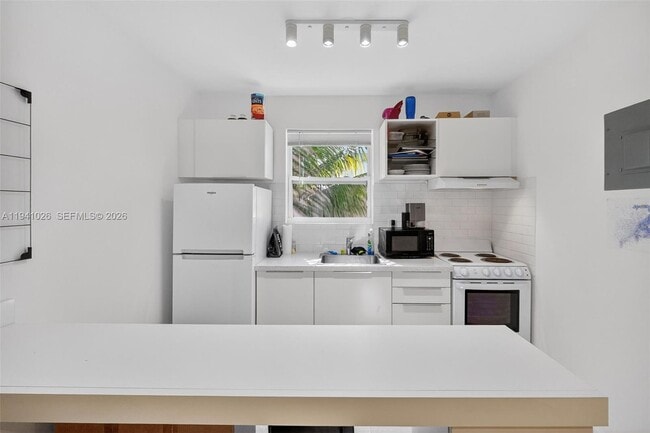 Building Photo - 3676 Oak Ave