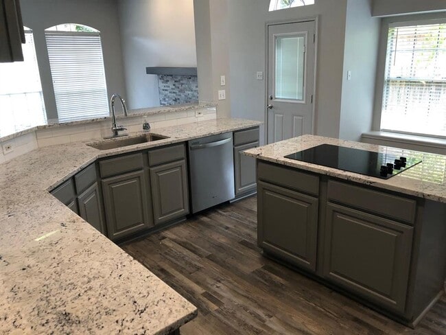 Building Photo - 4610 Plantation Creek Dr
