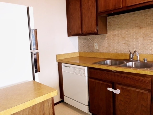 Building Photo - COMING SOON Creekside Views! 1 Bedroom Wes...