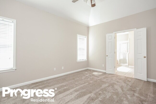 Building Photo - 984 Cully Rd