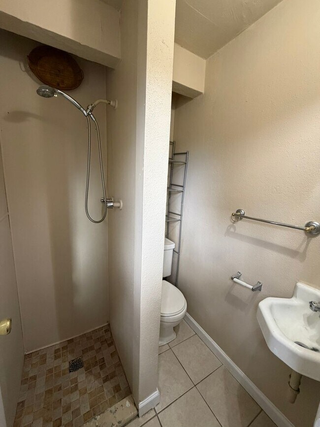 Building Photo - Charming 3 Bedroom Ranch Home for Rent in the Heart of Colorado Springs