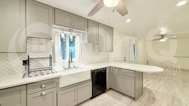 Building Photo - 4518 W Crivello Ave