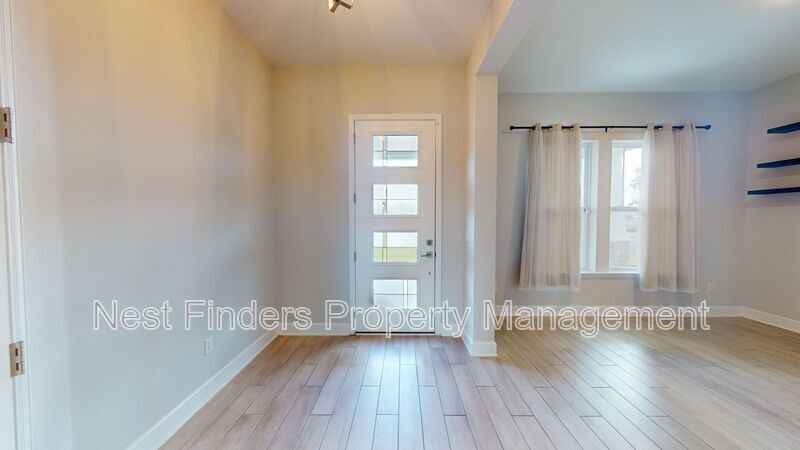 Building Photo - 202 Ashbury St