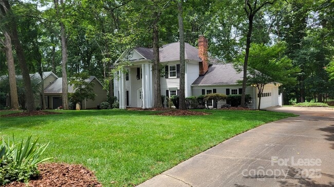 Building Photo - 9424 Whitethorn Dr